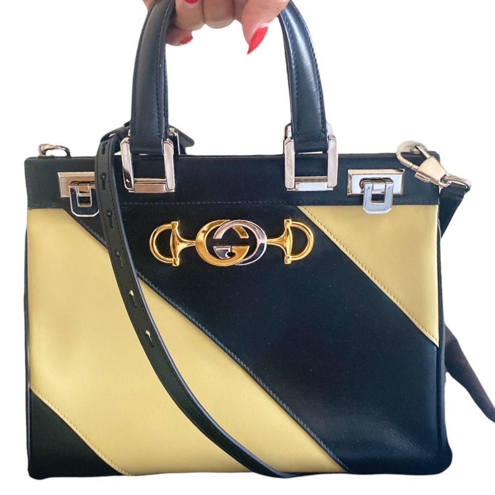 Authentic GUCCI SMOOTH CALFSKIN SMALL ZUMI INTERLOCKING GG HORSEBIT TOP HANDLE.